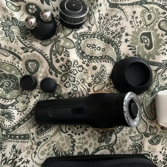 Therabody Black and Gold face device. Comes with original box. - Picture 6 of 7